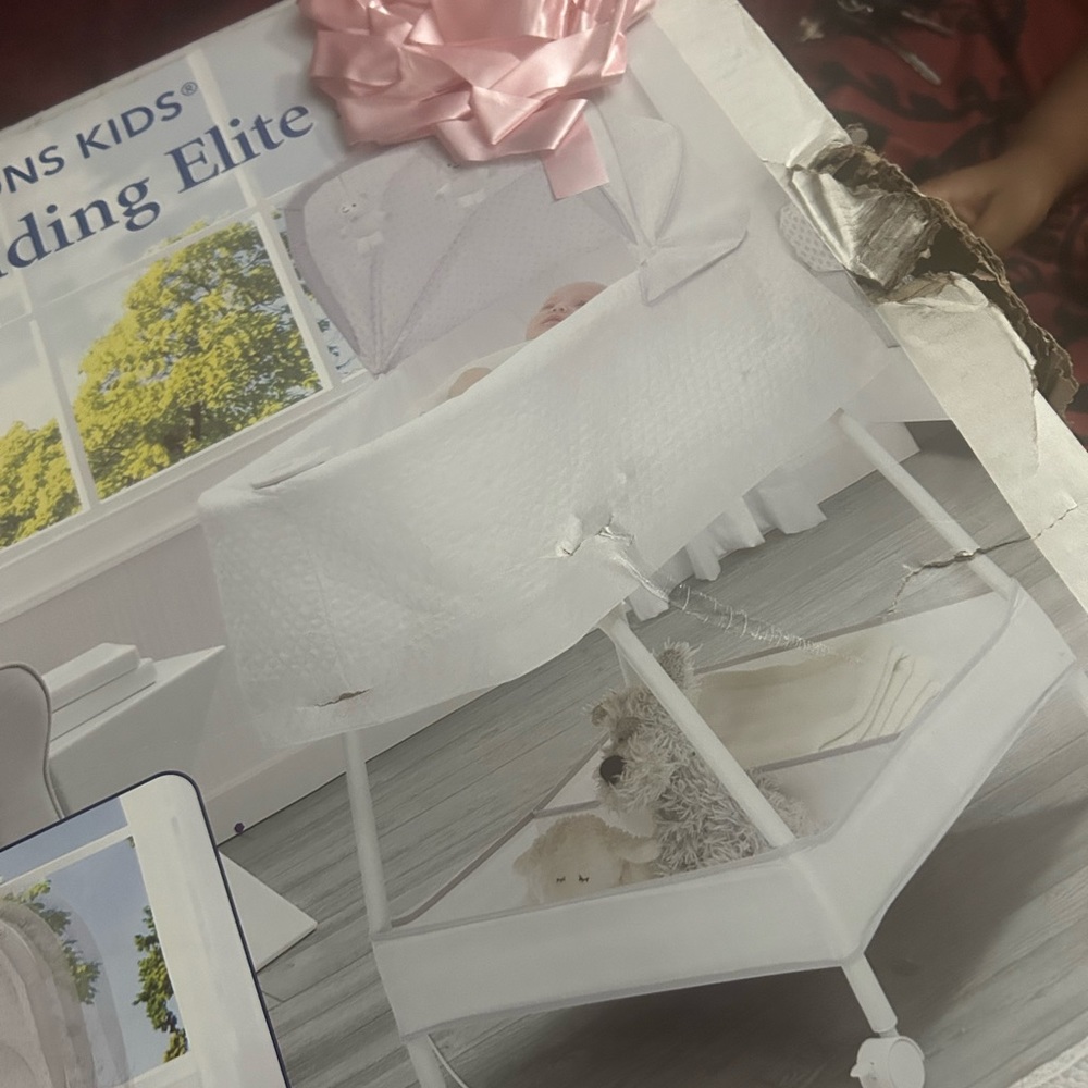 Baby bassinet never used